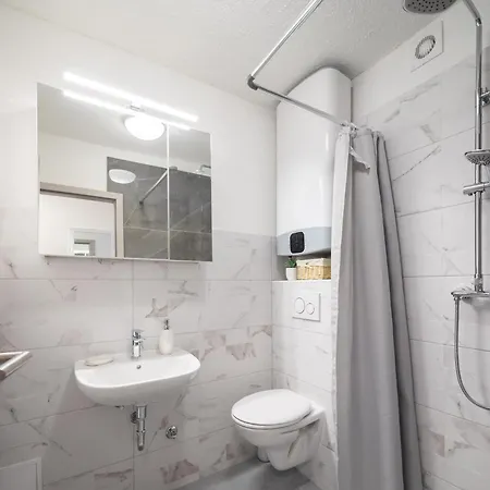 River Park Apartment *